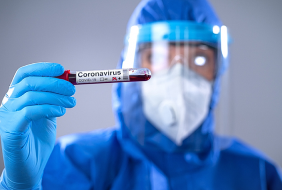 Egressos de Biomedicina da Escola de Saúde atuam no processamento dos testes Covid-19 na Unisinos