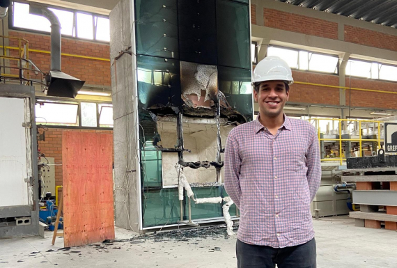 Pesquisador é premiado pela ANTAC por estudo inédito sobre segurança contra incêndio em fachadas
