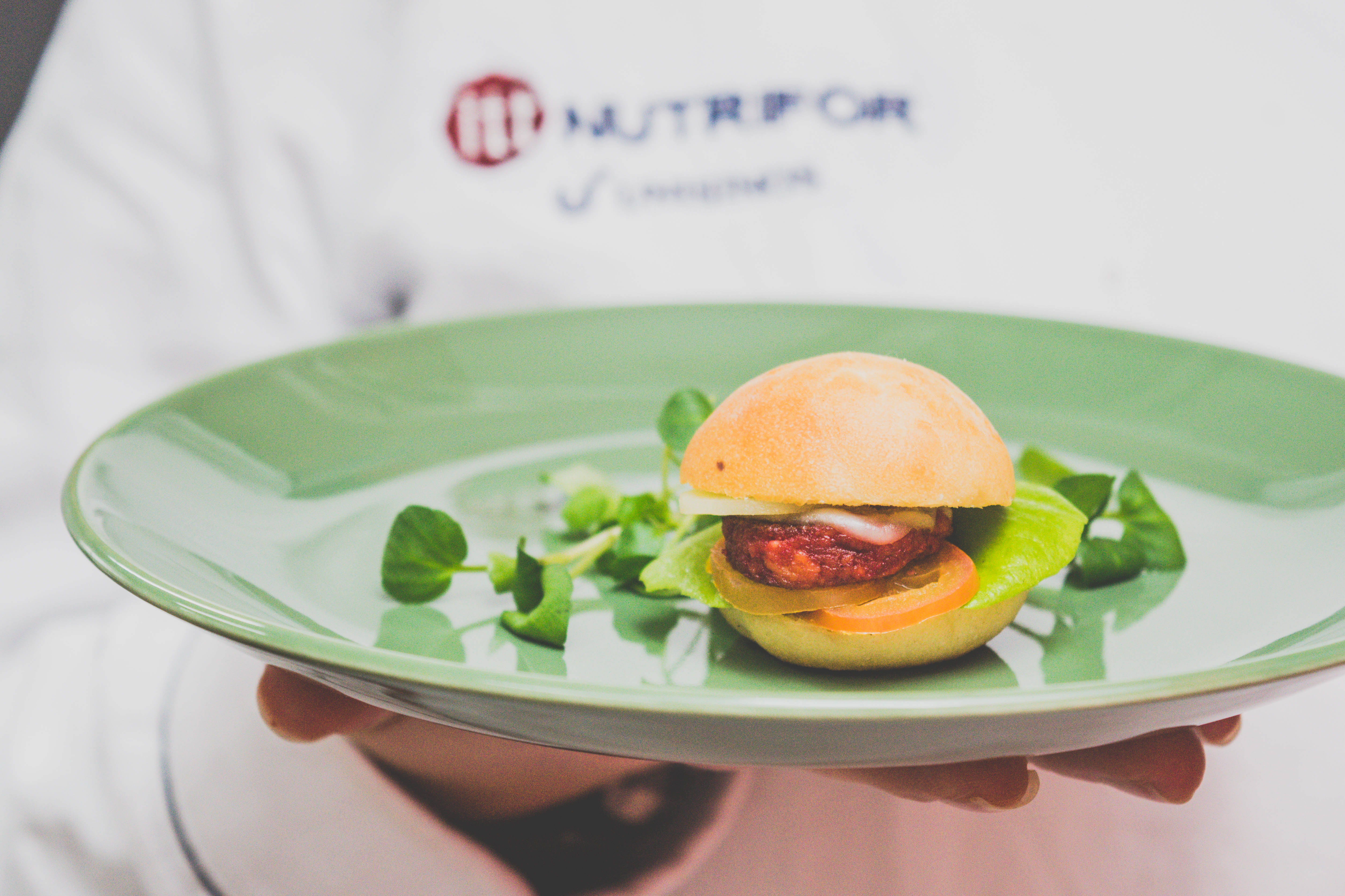 itt Nutrifor e Ambi Realfood desenvolvem em parceria hambúrguer com carne cultivada 