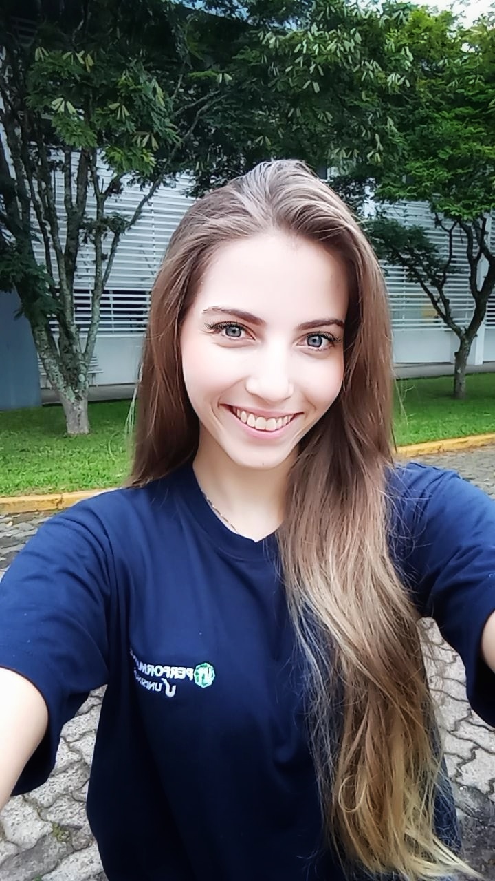 Amanda Menezes
