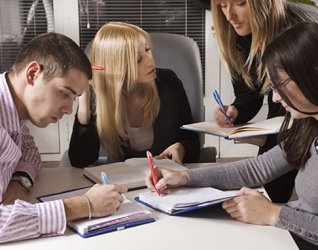 Curso de Administração fica em 12º lugar entre universidades brasileiras