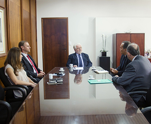 Novo superintendente regional do Santander visita a Unisinos