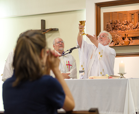 Missa de Páscoa celebra a vida e o amor ao próximo