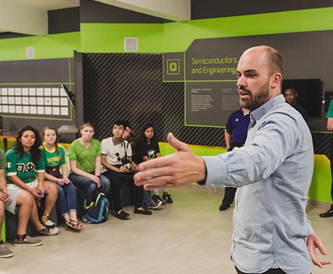 Empresa do Tecnosinos recebe alunos norte-americanos