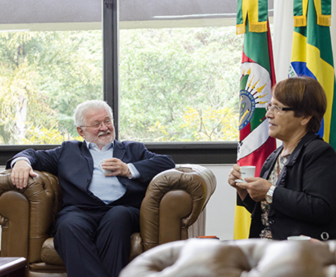 Reitora do Centro Universitário Mineiros visita a Unisinos