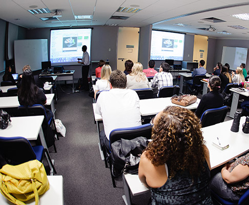 Unisinos e Globo promovem debate sobre TV e redes sociais