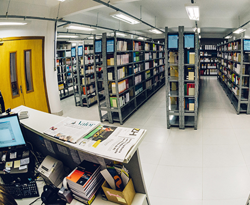 Biblioteca fechada em Porto Alegre