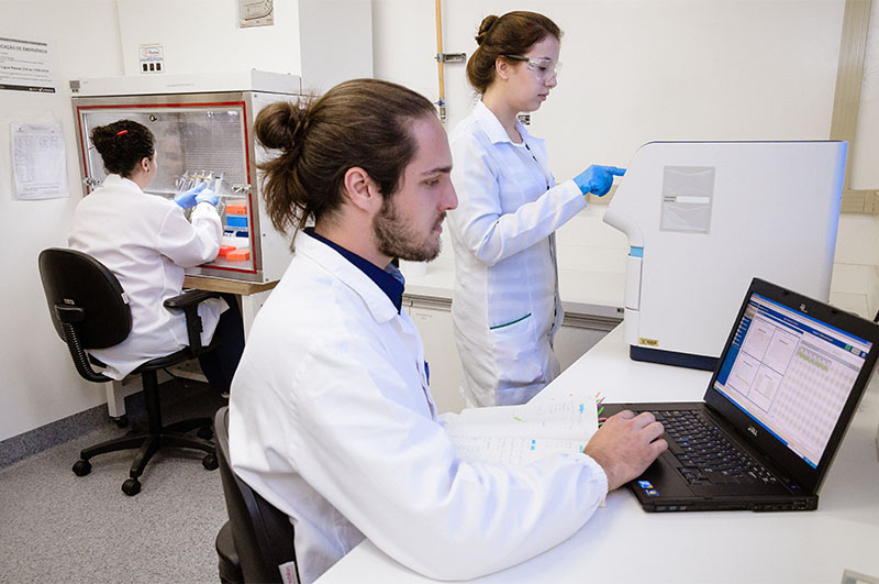 Formação ampla em Biomedicina