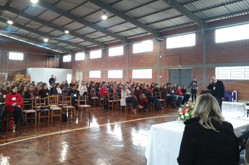 Unisinos palestra em evento sobre Educação