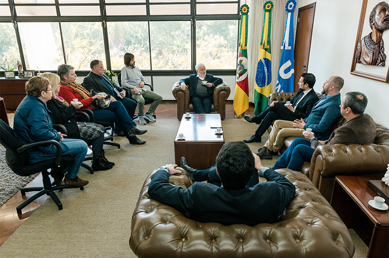 Reitor recebe prefeito de Esteio e diretor Administrativo do Hospital São Camilo