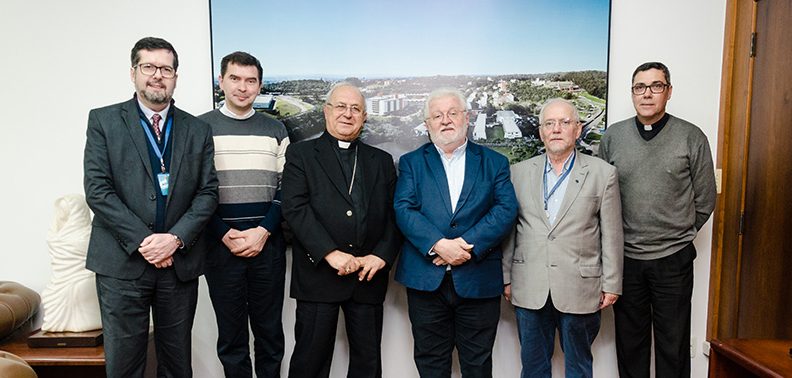 Dom Zeno Hastenteufel visita a Unisinos