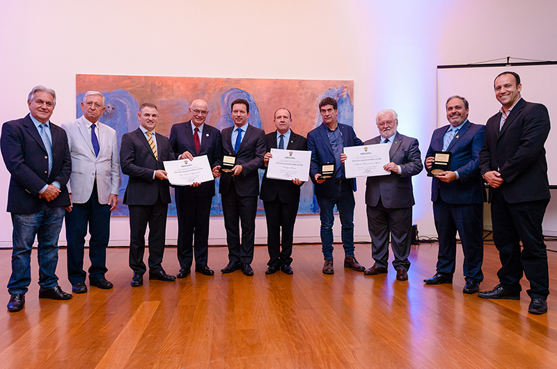 Reconhecimento: UFRGS, PUCRS e Unisinos recebem medalha de Porto Alegre
