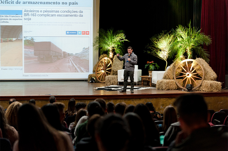 Unisinos recebe estudantes do CEEPRO