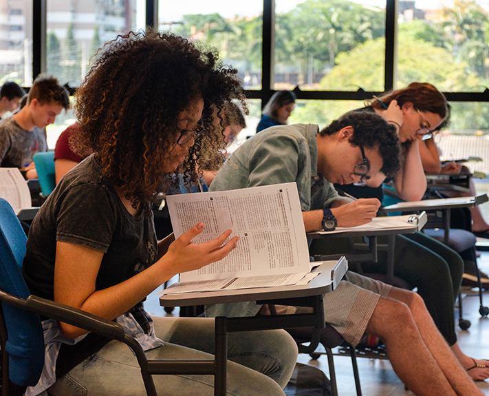 Dia de vestibular de verão na Unisinos