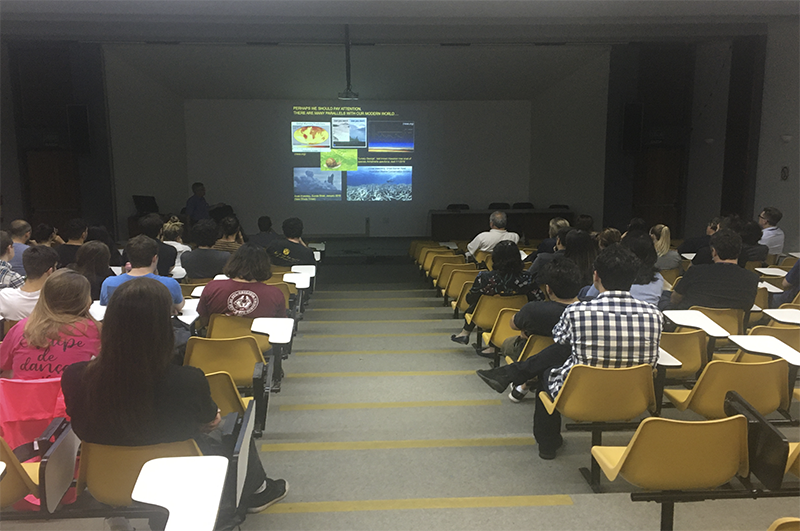 Aula magna da Geologia