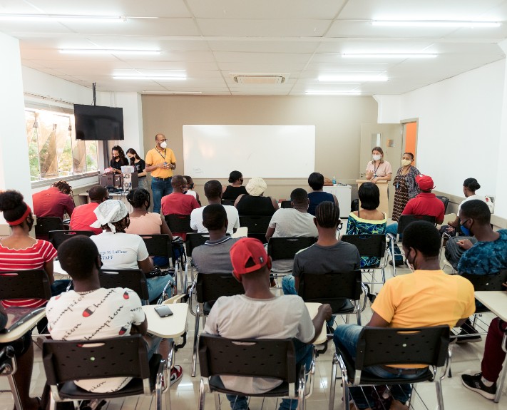Programa da Unisinos ensina língua portuguesa a migrantes