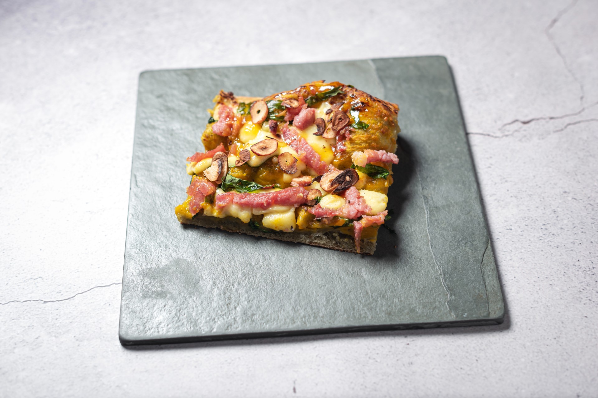 Pizza com elementos gaúchos é escolhida como prato símbolo de Porto Alegre