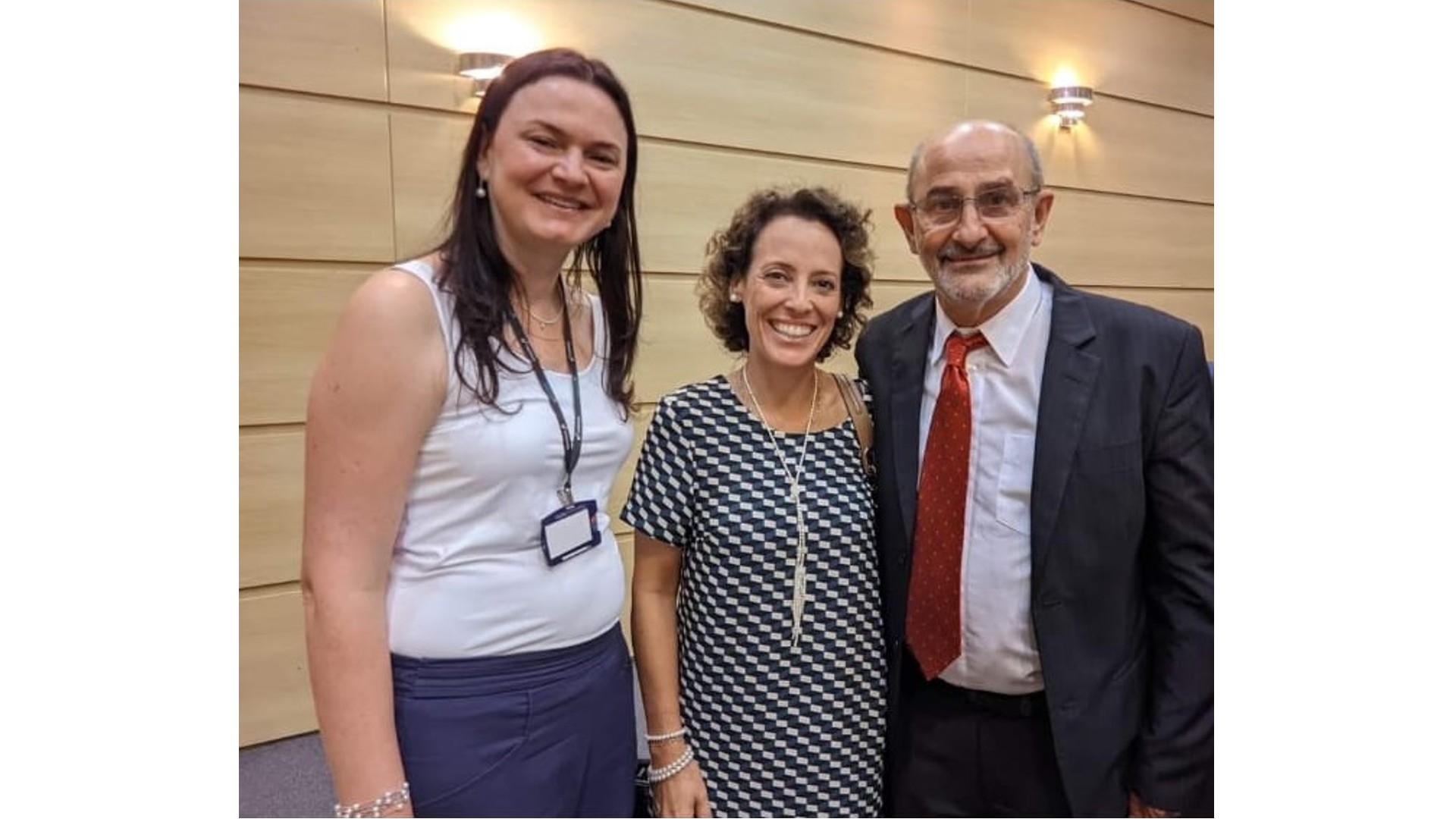 Decana da Escola de Saúde participa de posse do novo presidente da Fundação Hospital Centenário