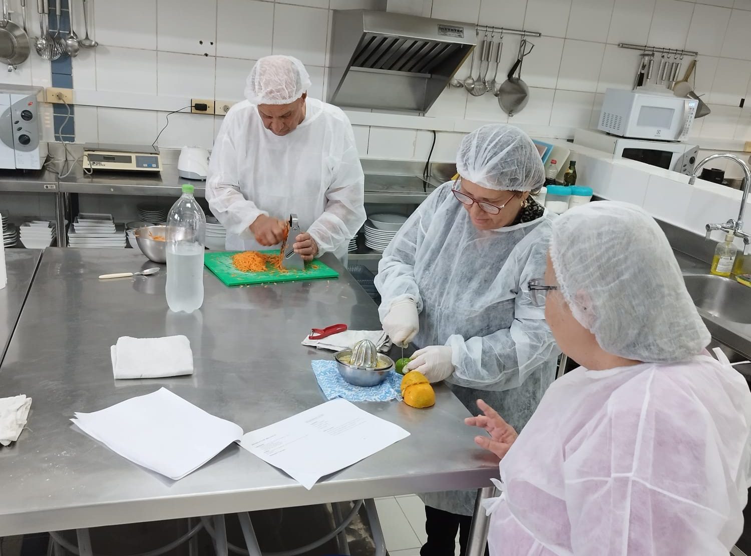 Idosos do NAPI realizam Oficina Masterchef na Unisinos