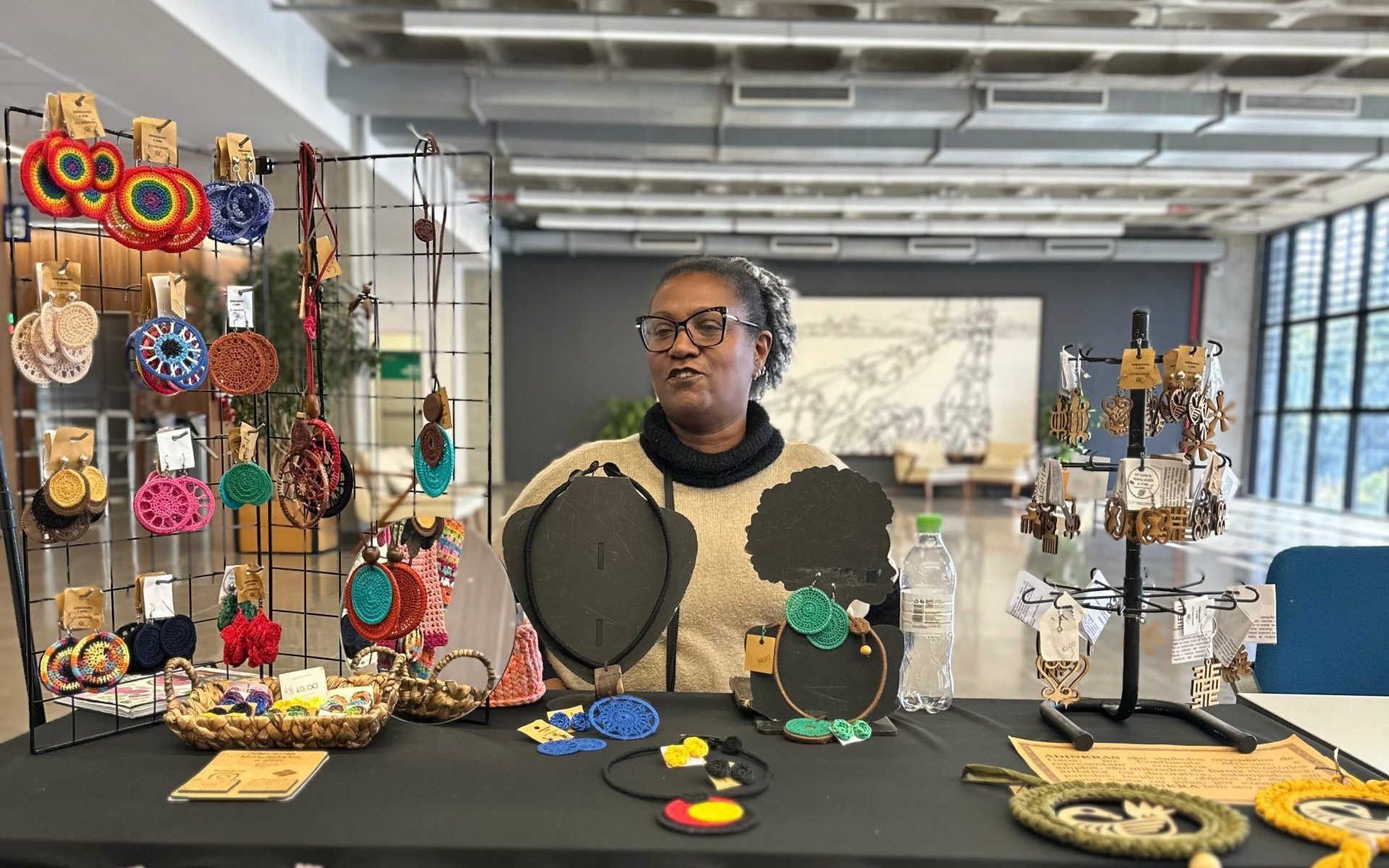 Feira Afroindígena do Neabi movimenta cultura, identidade e empreendedorismo