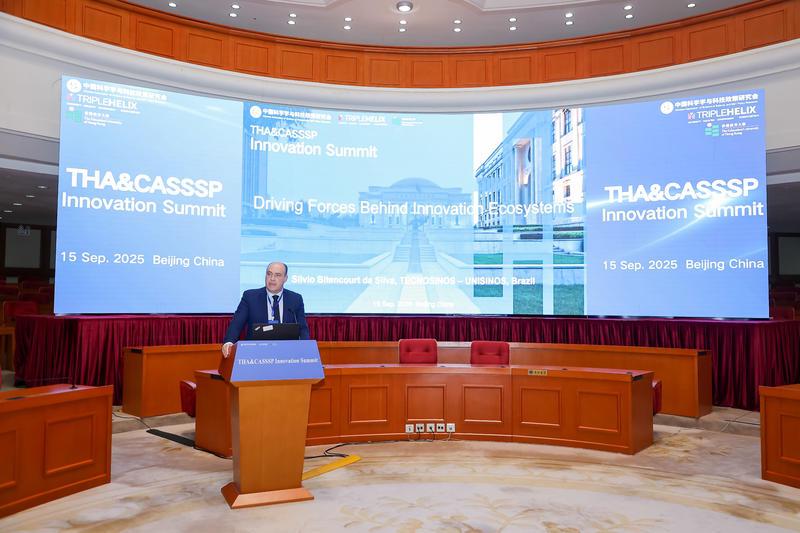 Gestor executivo do Tecnosinos integra painel em missão na China