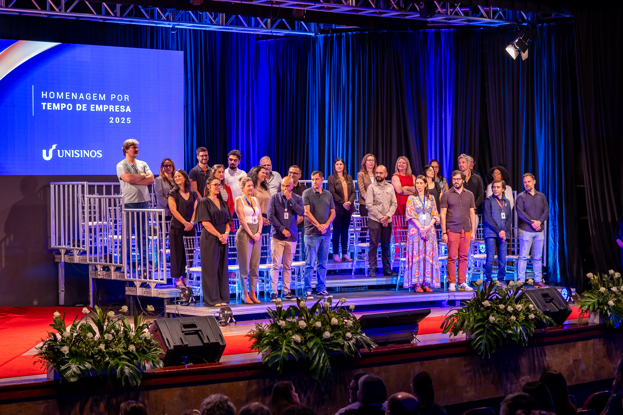 Cerimônia reúne colaboradores e docentes para celebrar marcos de até 40 anos de atuação