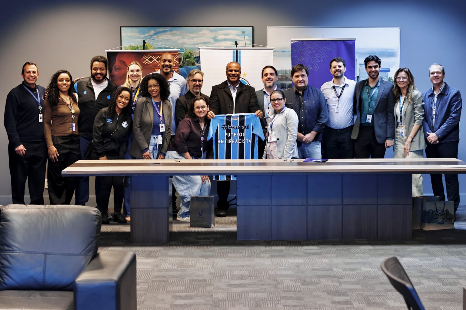 Unisinos e Grêmio assinam termo de cooperação para promover ações antirracismo