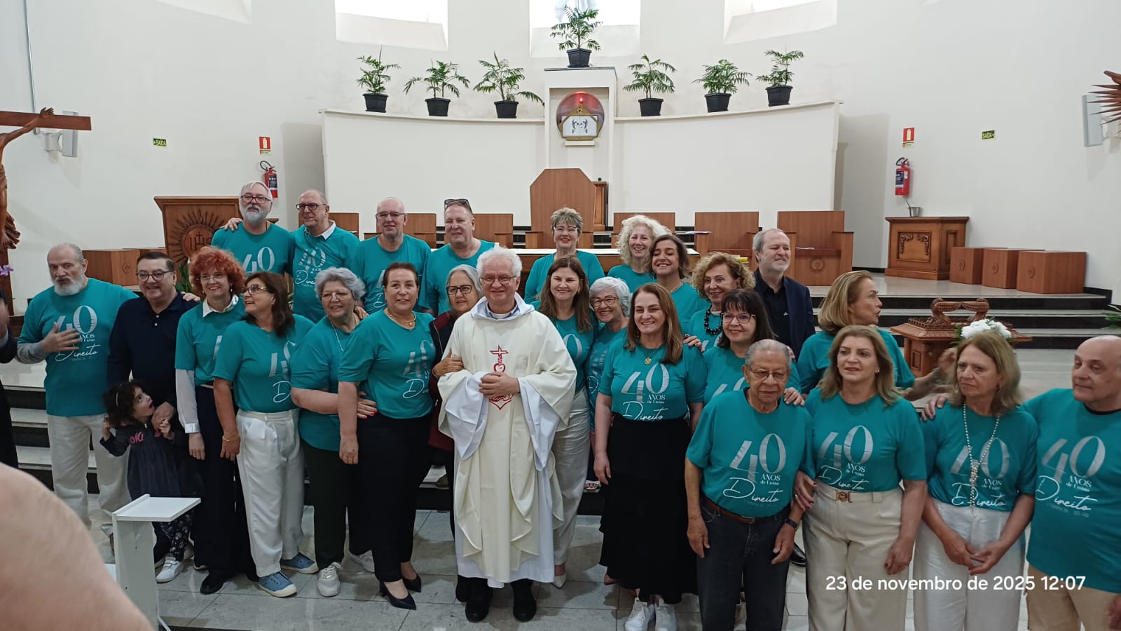 Reitor participa de celebração especial pelos 40 anos de turma do Direito