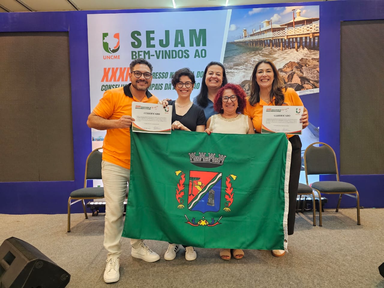 Egressa do Mestrado em Gestão Educacional é reconhecida com o Prêmio Silvia Fanfa pela UNCME-RS  