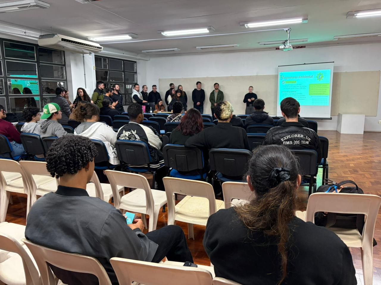 Estudantes do ensino médio têm aula prática sobre tratamento de água e efluentes industriais na Unisinos 