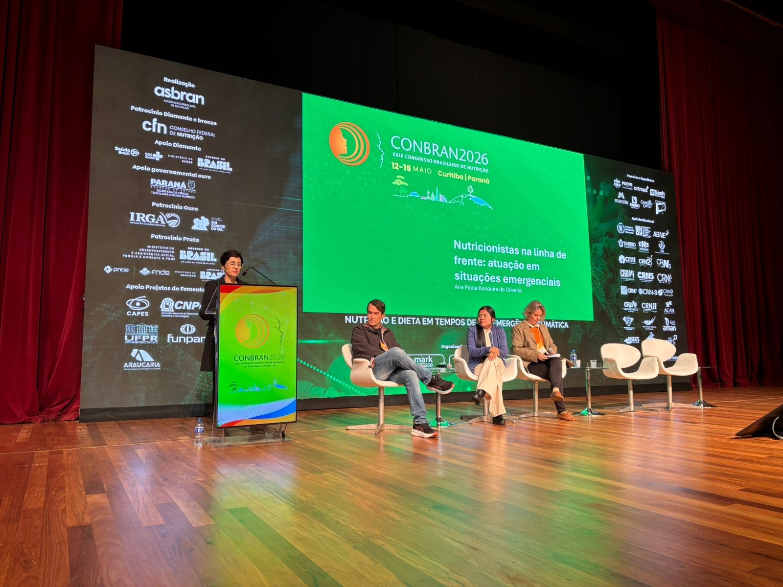 Professora da Unisinos apresenta experiência de atuação em abrigo humanitário no Conbran 2026